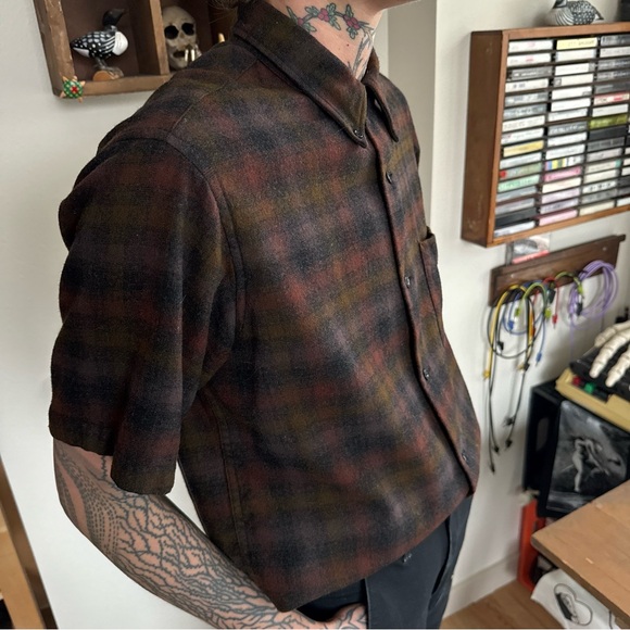 💀 SOLD 💀 Vintage 50s Pendleton Dark Plaid Loop Collar S/S Wool Lodge Shirt ~ M - Picture 6 of 8